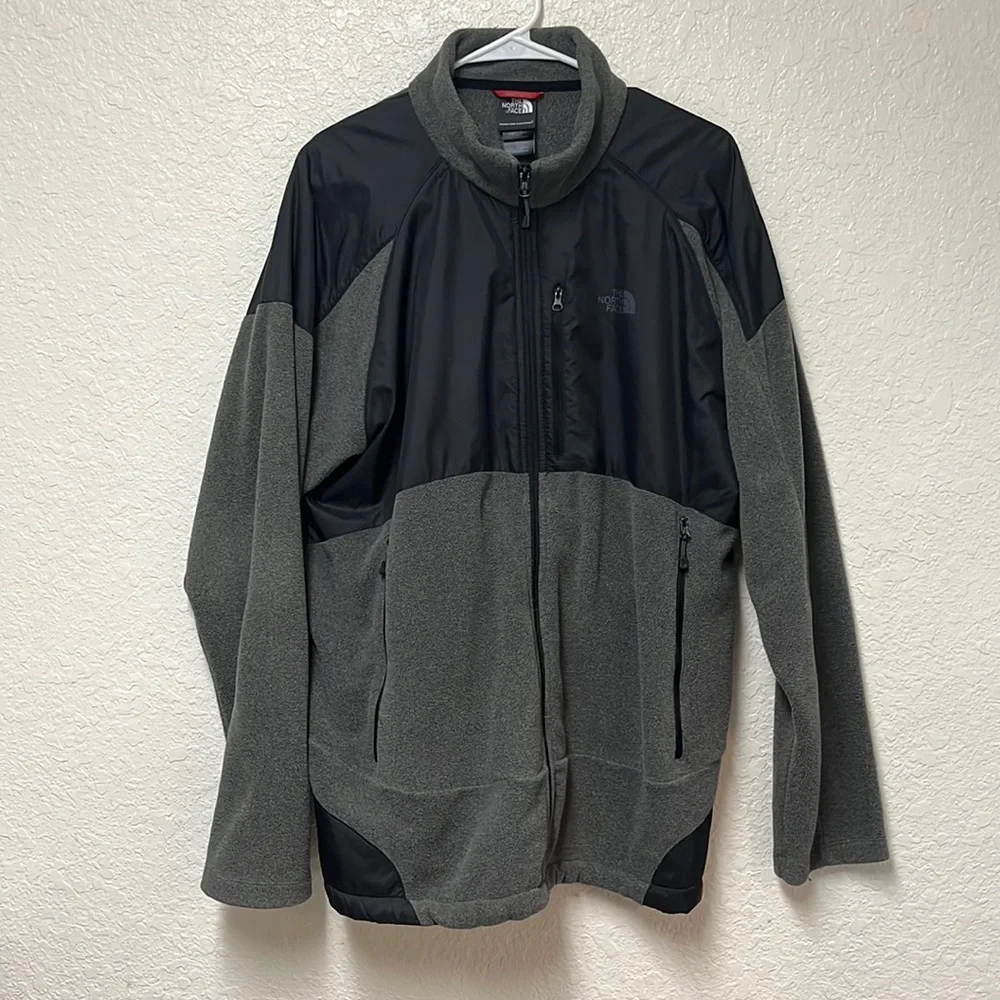 THE NORTH FACE Men’s Gray and Black Fleece Jacket Size XL